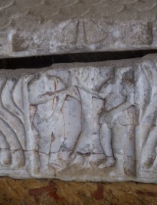 Adam et Eve décorant le sarcophage       