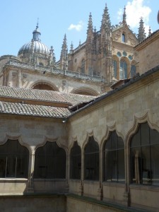   Salamanque : patio de l'université  