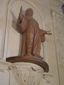      Statue d'un moine        