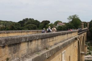 Sur-le-pont-de-Collias
