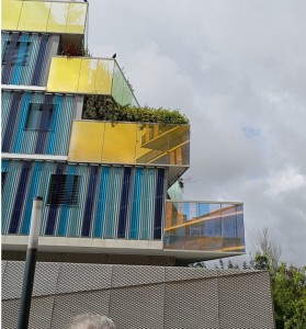 18 immeuble jaune or