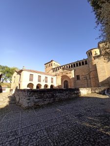 Sentillana-la-Collegiale-1